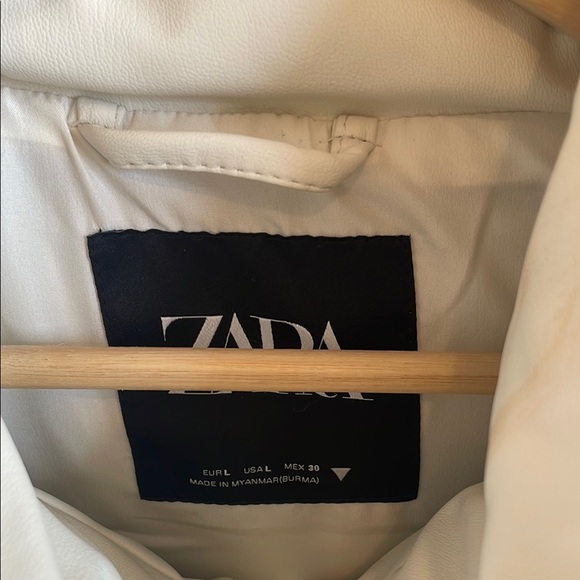 Zara Cream Quilted Vest with High Collar - Picture 4 of 6